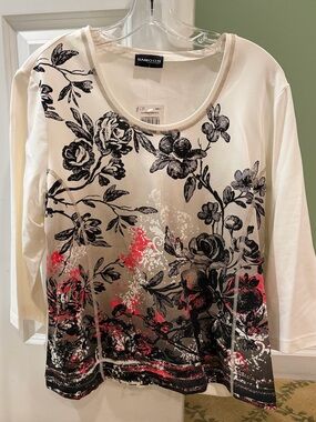NWT 3/4 sleeve patterned top
